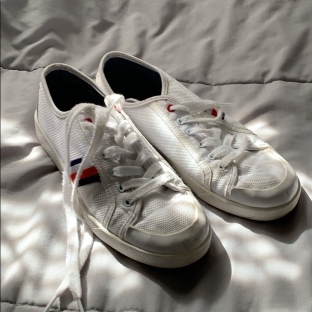 tommy hilfiger sneakers